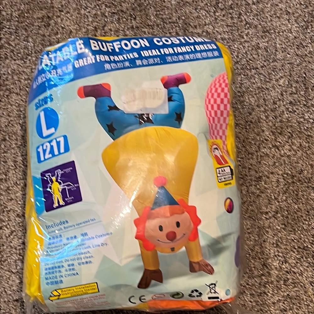 Inflatable, buffoon costume